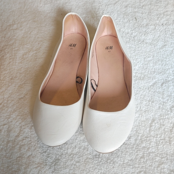 Cream Colored Flats - Picture 3 of 3